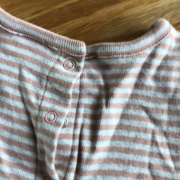 Dresses - Picture 6 of 7